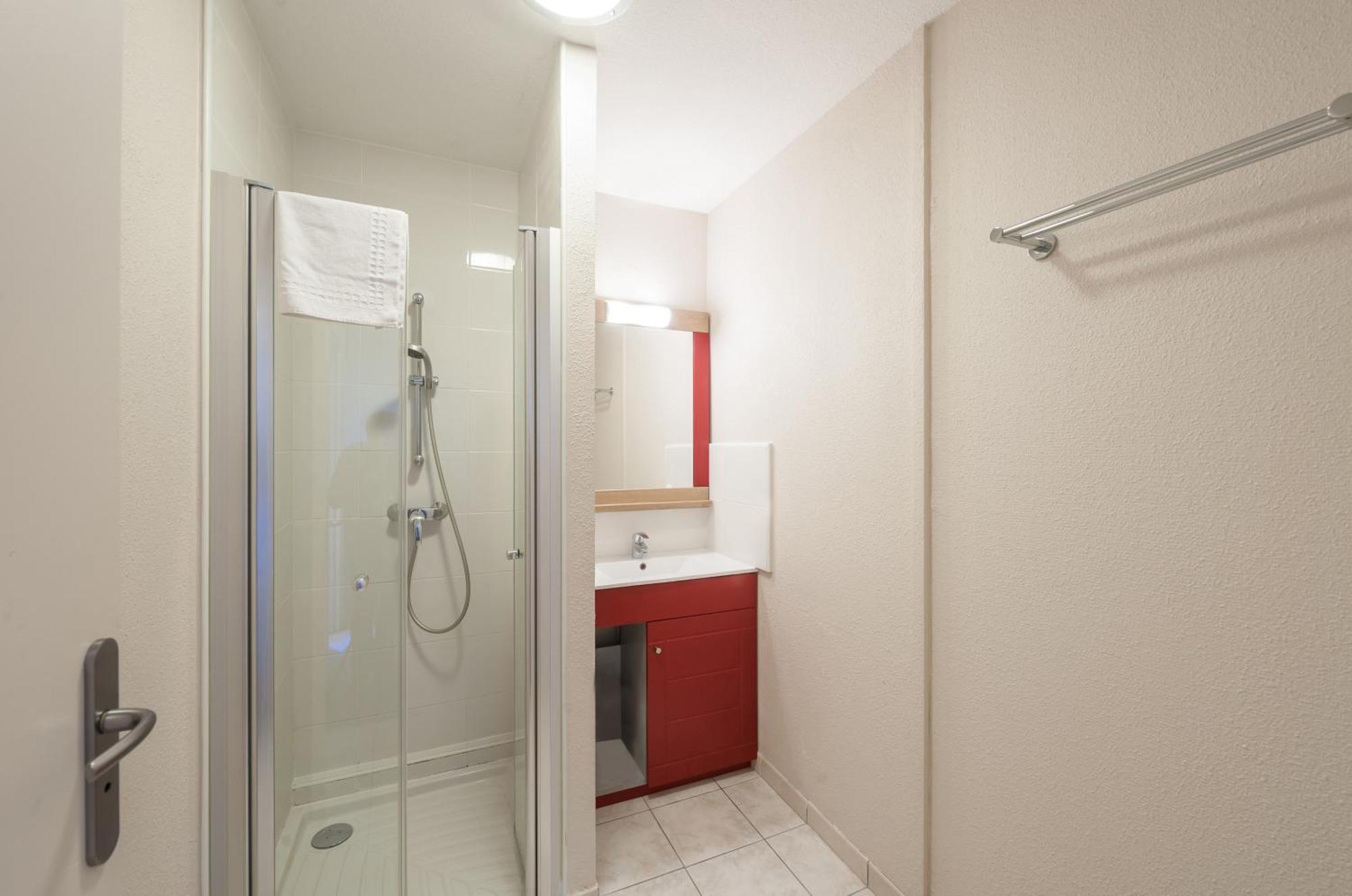 One-Bedroom Apartment (5 People),679996563:JPEG